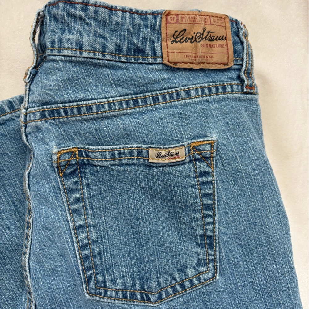 Low Rise Bootcut Levi Jeans - Picture 6 of 6